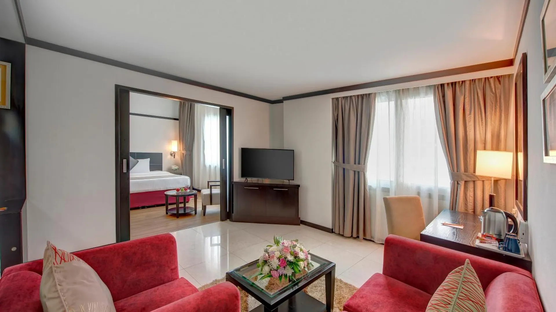דובאי Grandeur Hotel Al Barsha 4*,